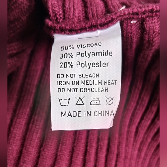 Kirundo burgundy sweater, size M - Picture 4 of 4